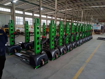 金華隨車叉車工廠 助力港口貨物裝卸搬運高效作業